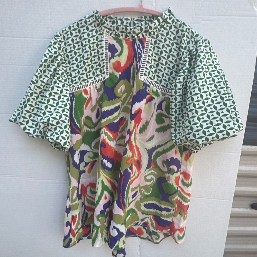 Green and Multicolor Patterned Bubble sleeved Women's Top
